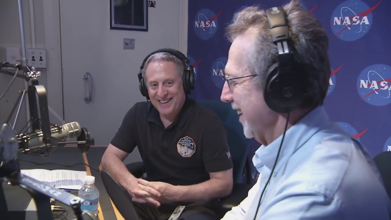 New Horizons Principal Investigator Alan Stern of the Southwest Research InsDr. Jim Green, NASA's director of planetary science.