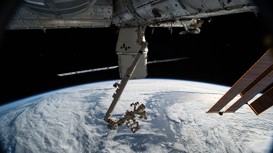 SpaceX Dragon and Canadarm2