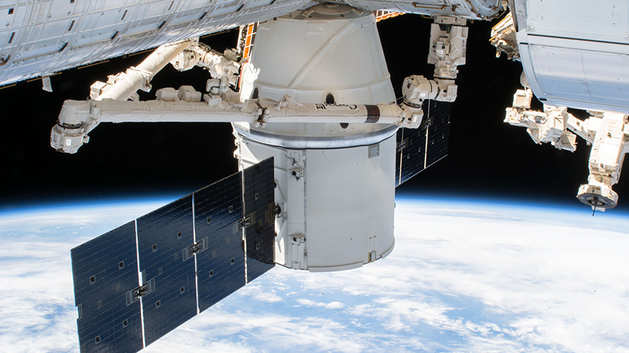 Dragon and Canadarm2