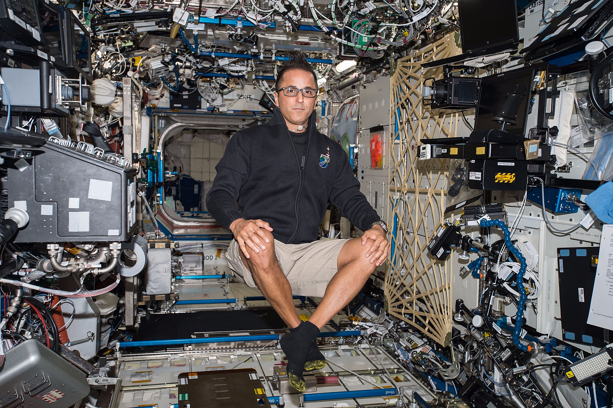 Joe Acaba floats inside the space station