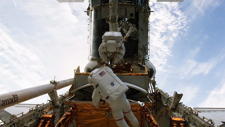Astronauts Drew Feustel and John Grunsfeld