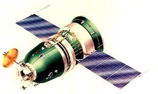 Artist’s impression of a Zond spacecraft in flight showing its Soyuz heritage.