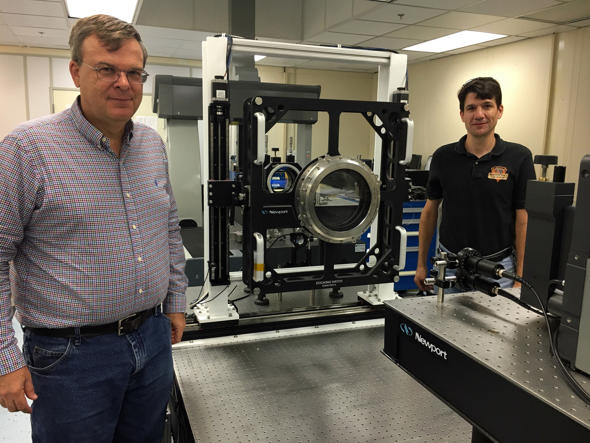 The first optical quality test is underway on a full window stack that will be installed in the docking hatch of NASA's Orion. 