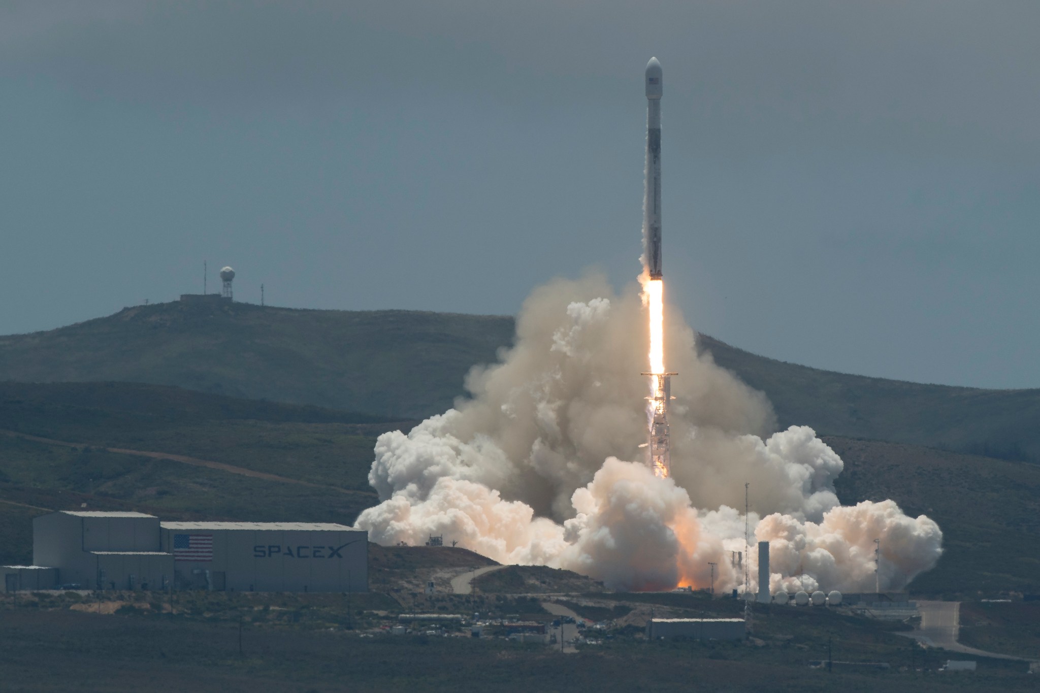 The NASA/German Research Centre for Geosciences GRACE Follow-On spacecraft launch onboard a SpaceX Falcon 9 rocket