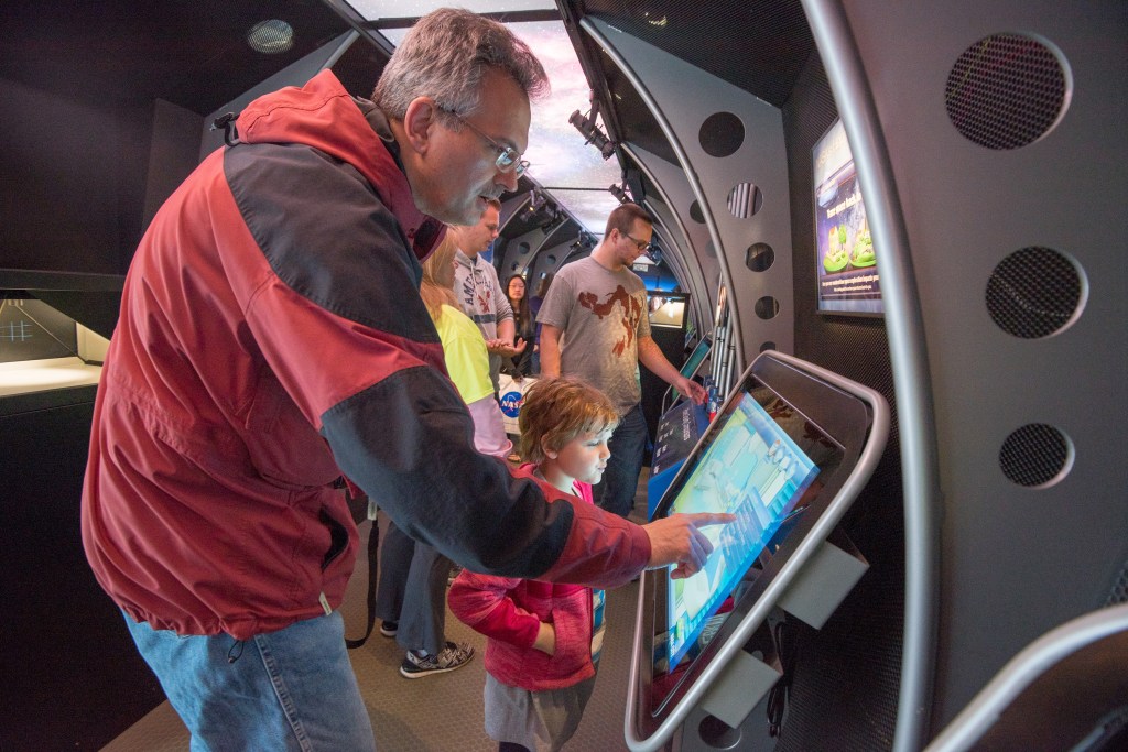 NASA, Ohio Astronaut to Appear at Medina’s Bicentennial Homecoming Week