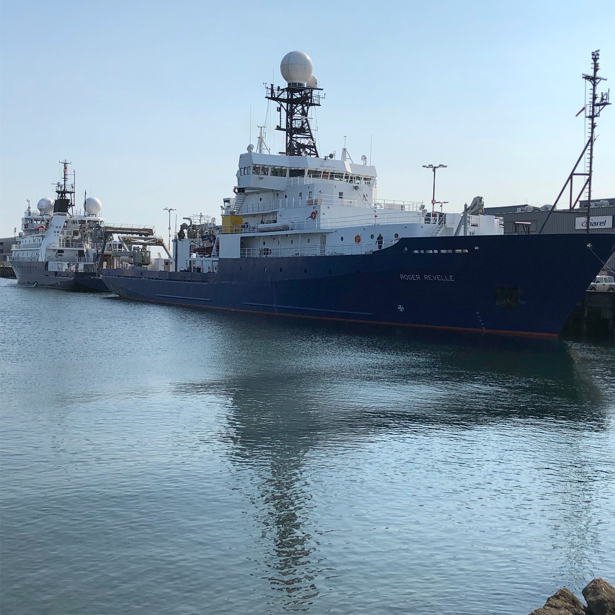 R/V Sally Ride (left) and R/V Roger Revelle (right)