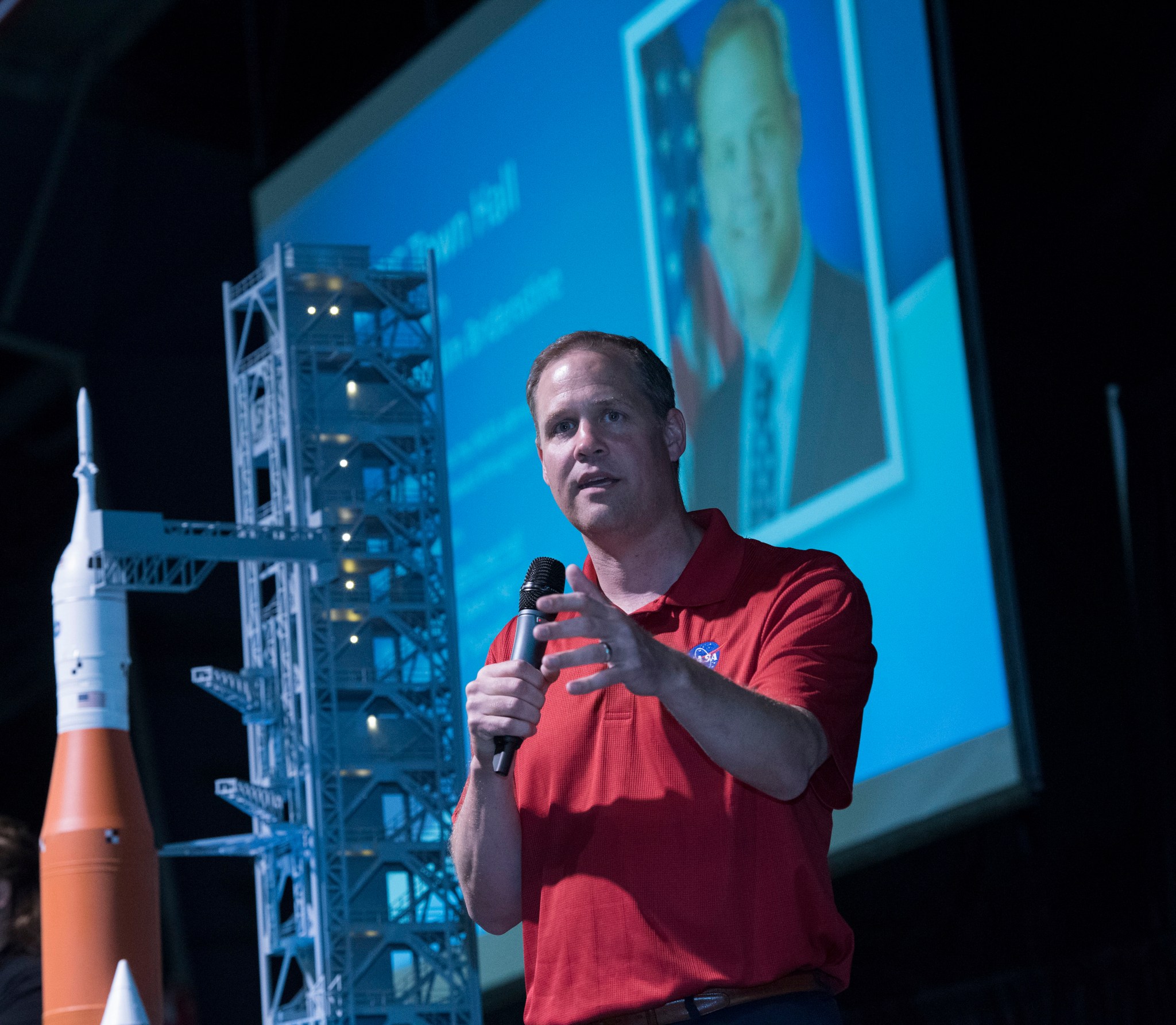 NASA Administrator Jim Bridenstine addresses the Marshall workforce before taking questions at a town hall meeting.