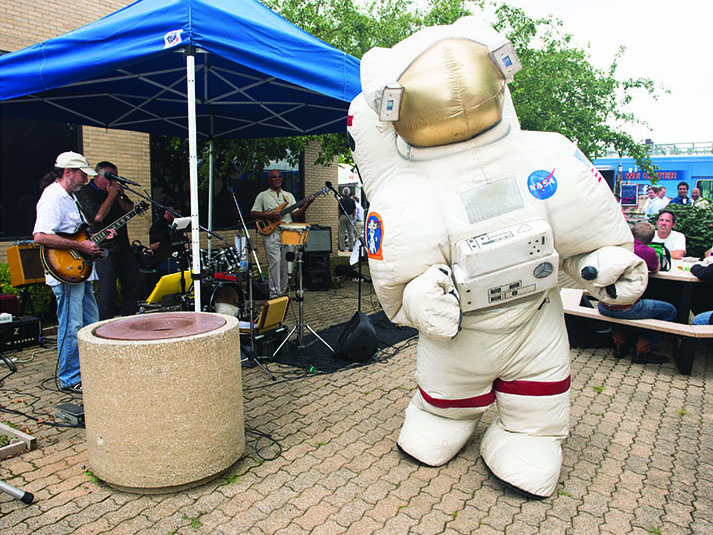 NASA Glenn Brings Space Technology to Community STEM Festival