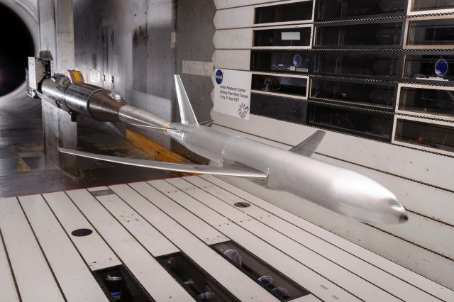 Model of generic airplane in wind tunnel