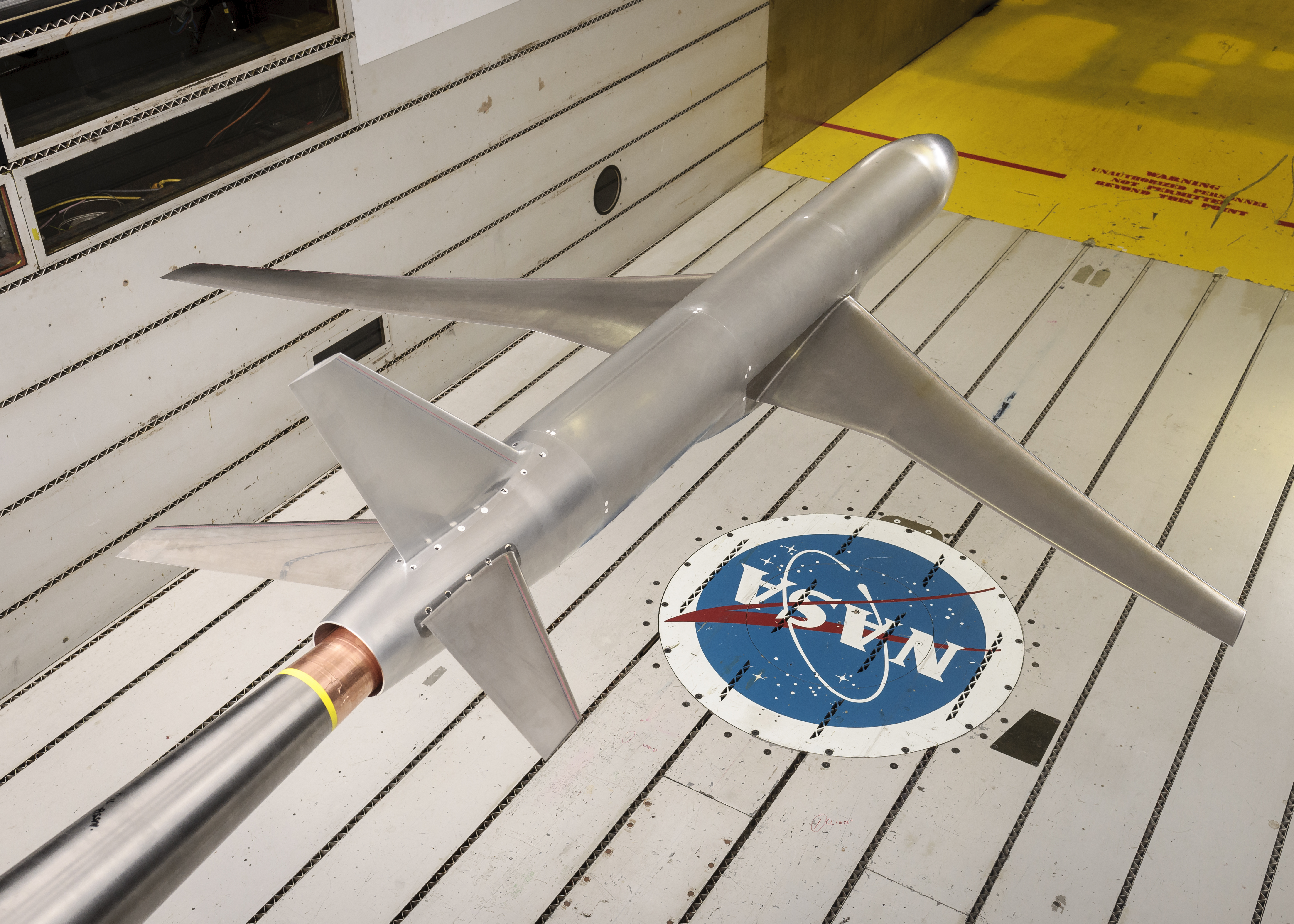 Model of generic airplane in wind tunnel