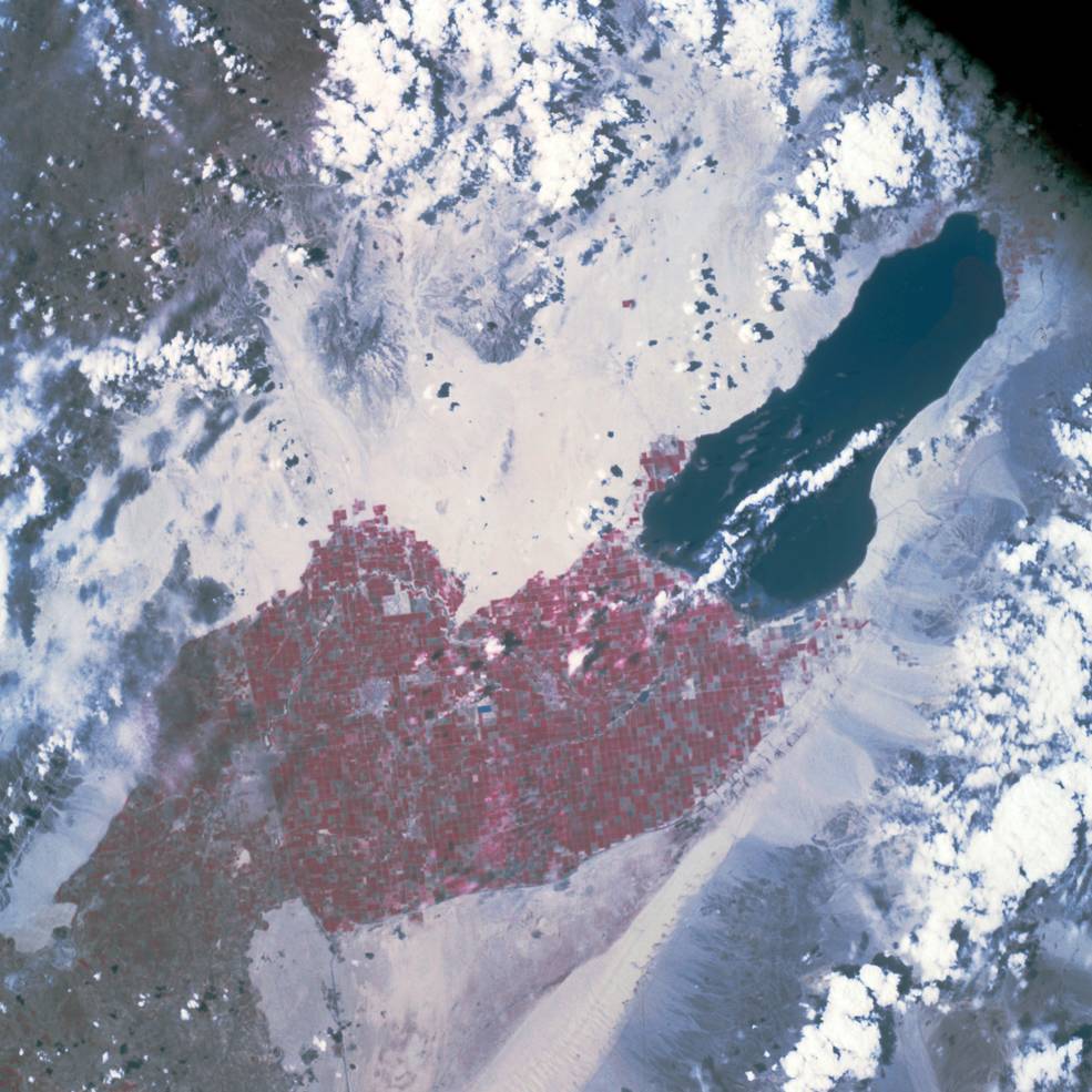 apollo_9_earth_obs_salton_sea_color_ir_as09-26a-3748a