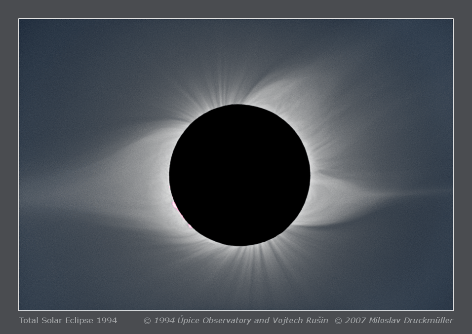 Eclipse image displaying a helmet streamer