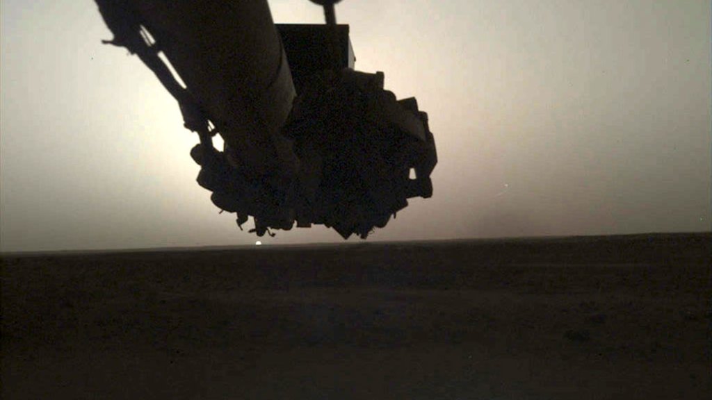 
			InSight Captures Sunrise and Sunset on Mars - NASA			