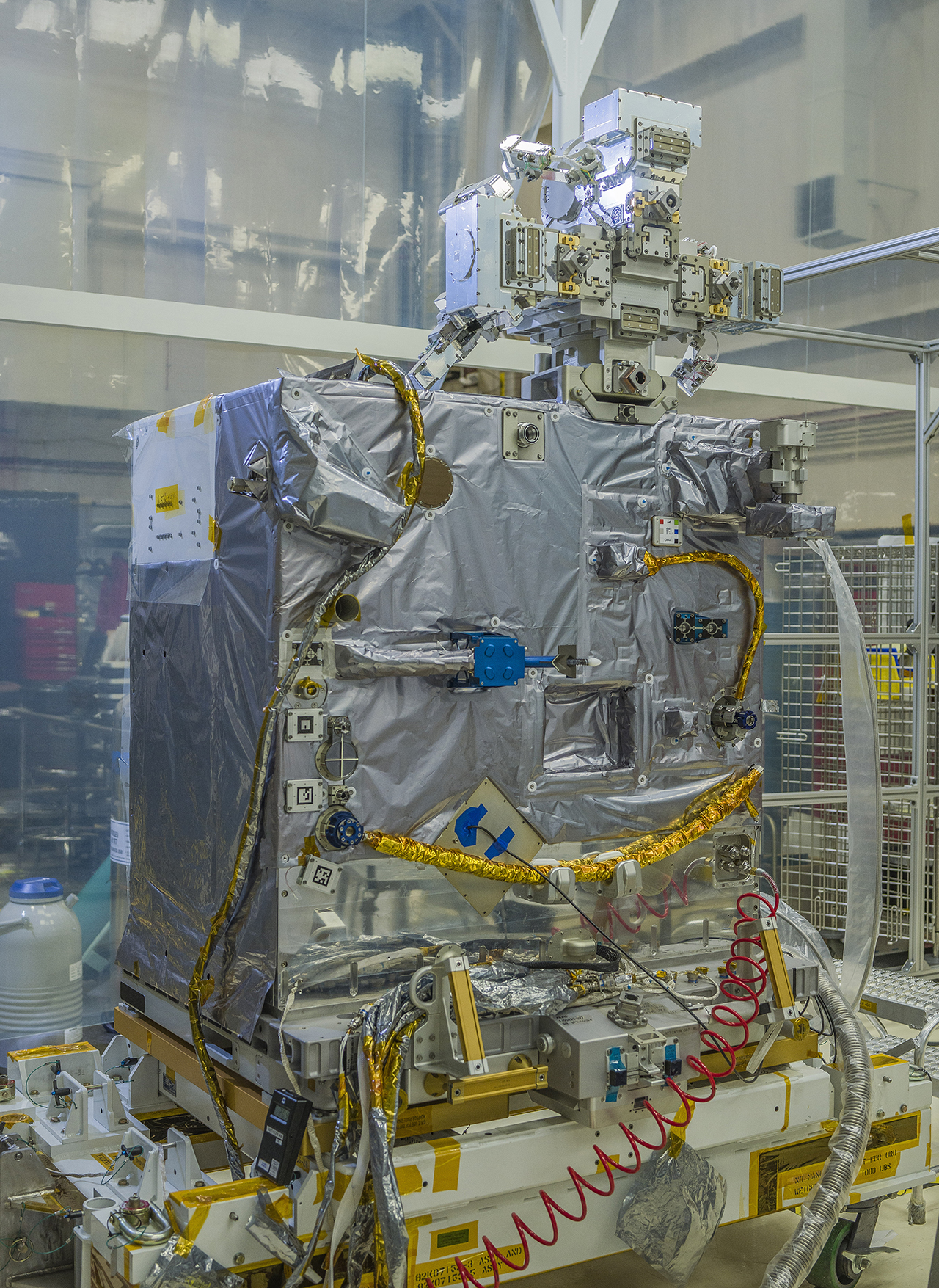 RRM3 Fluid Transfer Module and Tool Pedestal (top) before launch.