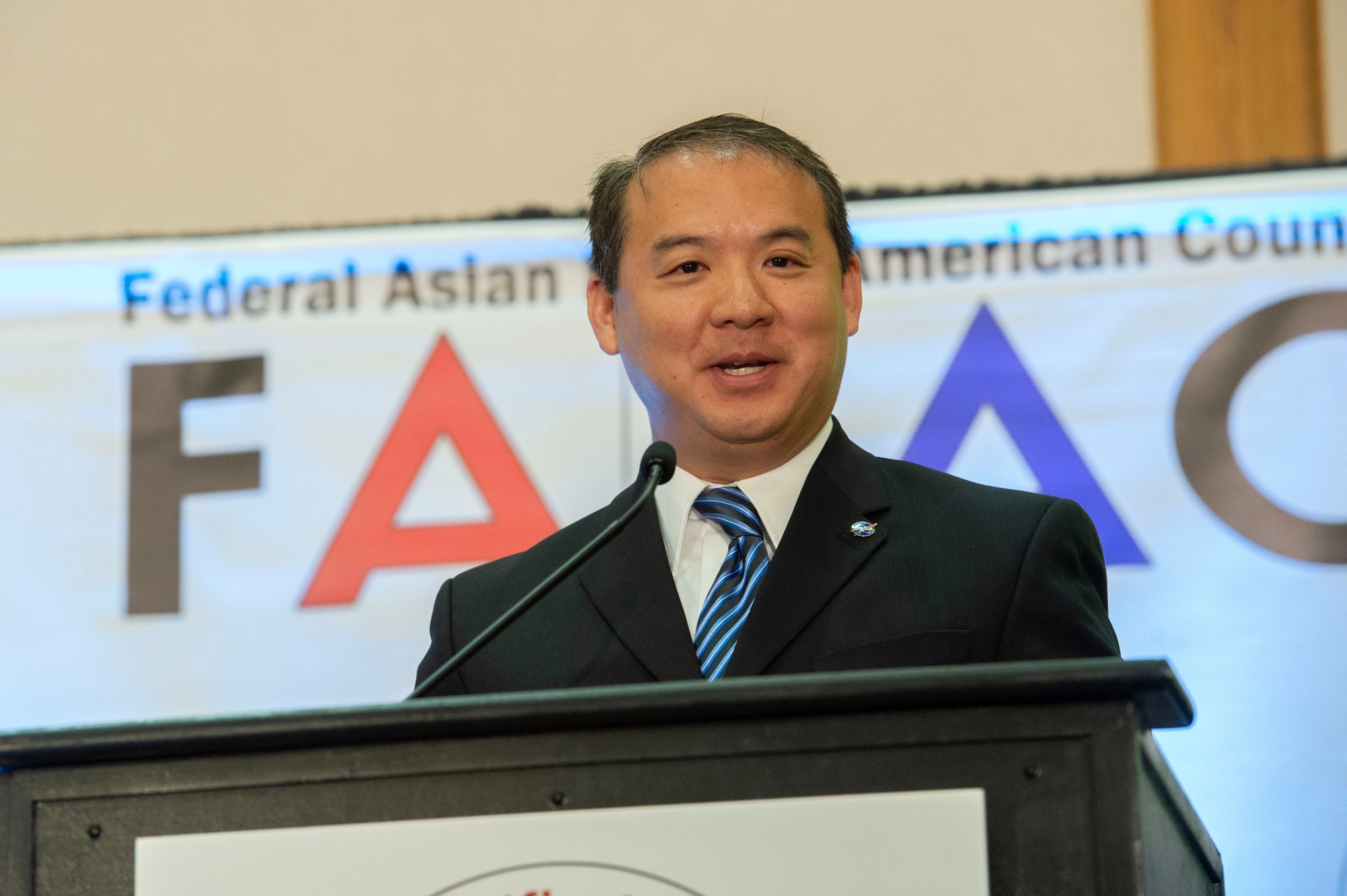Steve Shih speaks at the opening of the 2019 Federal Asian Pacific American Council’s National Leadership Training Program.