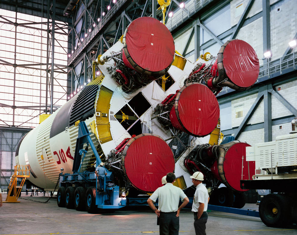 apollo_12_s-ic_erection