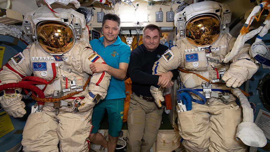 Expedition 59 Commander Oleg Kononenko (left) and Flight Engineer Alexey Ovchinin