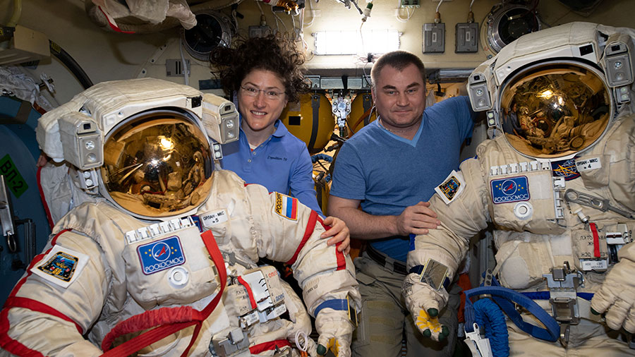 Expedition 59 Flight Engineers Christina Koch and Alexey Ovchinin