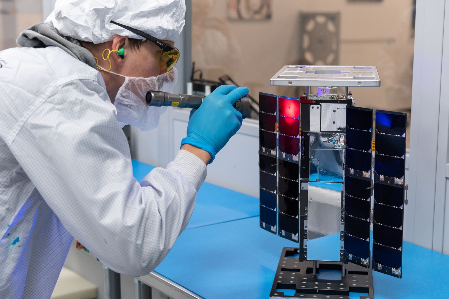 CubeSat unit solar panel inspection