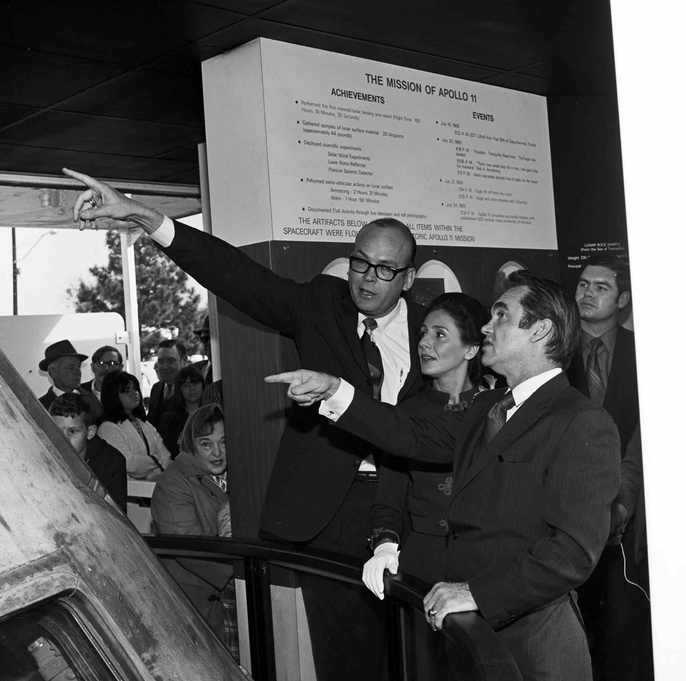 Columbia tour director, Ellwood Johnson, guiding Alabama Governor George C. Wallace and his wife Cornelia Wallace.