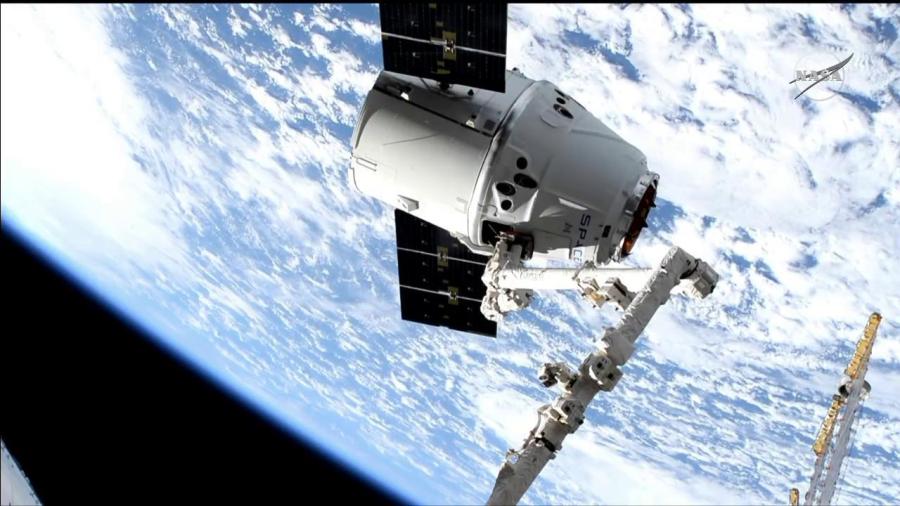 SpaceX Dragon Cargo Craft Captured