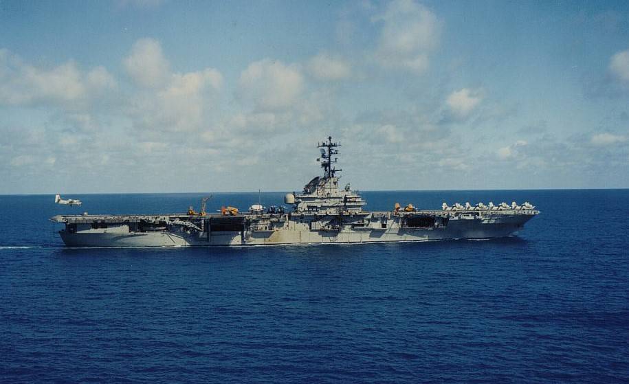 apollo_11_uss_hornet_cvs