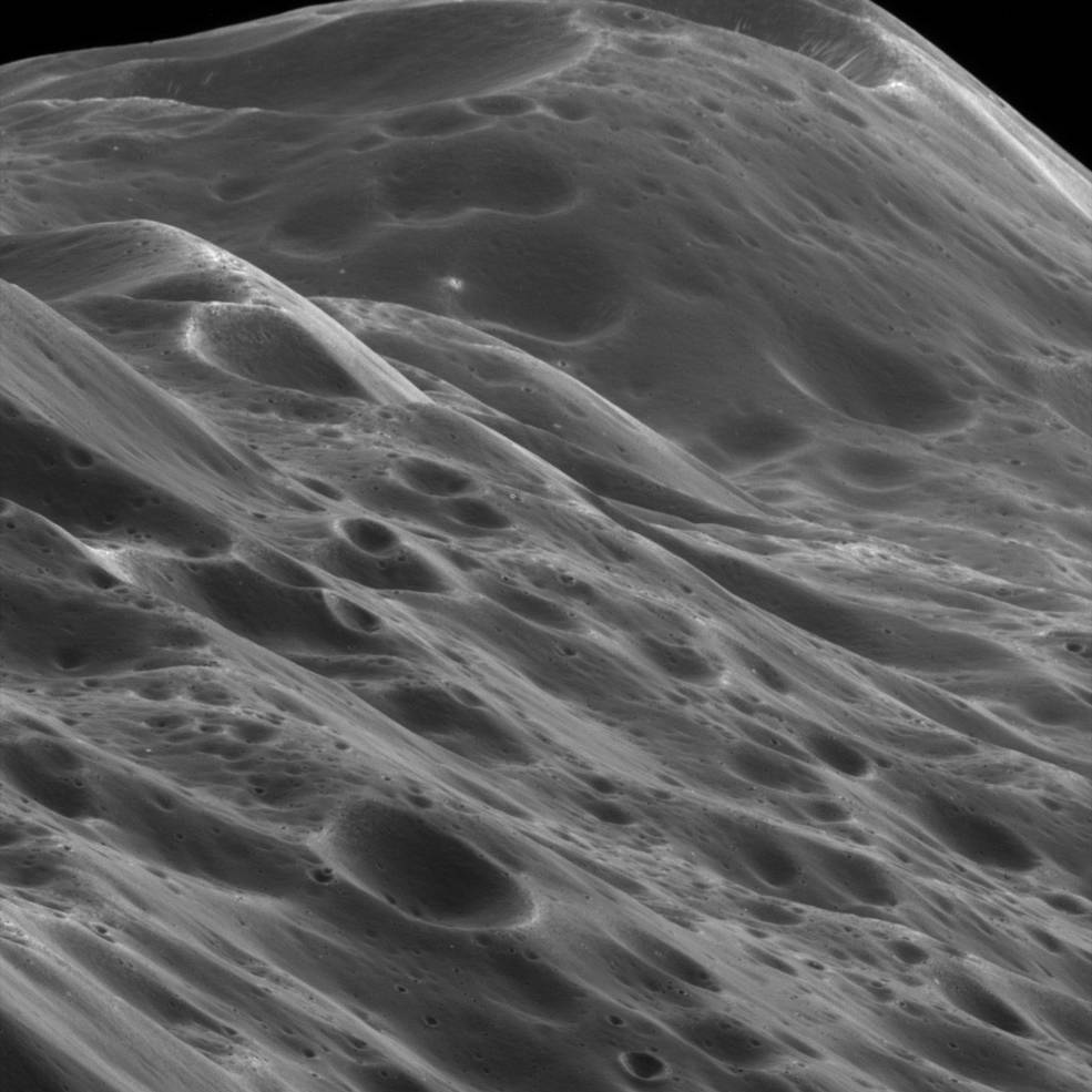 cassini_iapetus_closeup