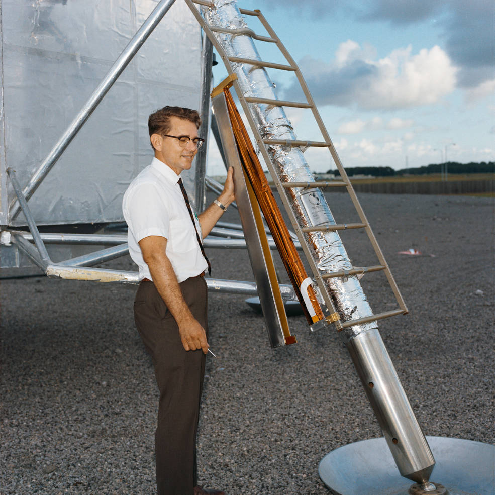 flag_assembly_on_lm_mockup_leg_david_mccraw