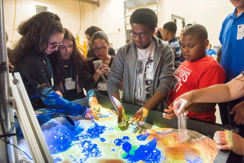 NASA Invites Media to Third Annual 4-H Youth Development Day