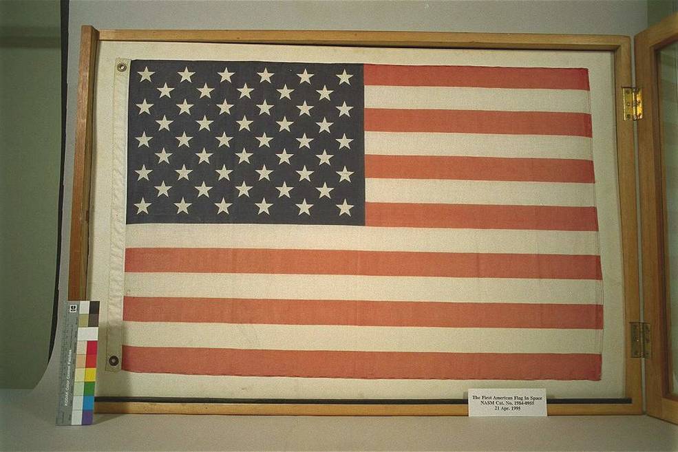 mercury_3_american_flag_smithsonia