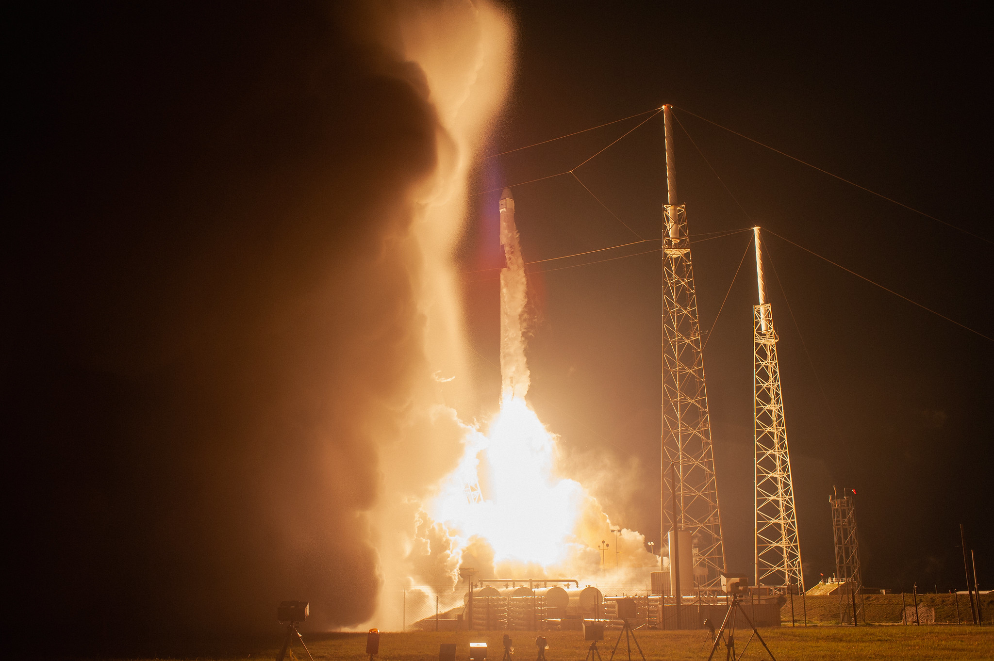 SpaceX Falcon 9 rocket and Dragon cargo craft launches from Space Launch Complex 40