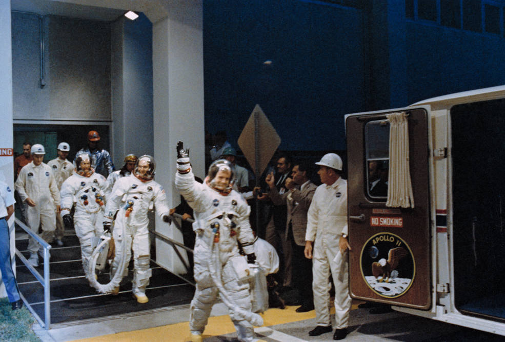 apollo_11_crew_walkout