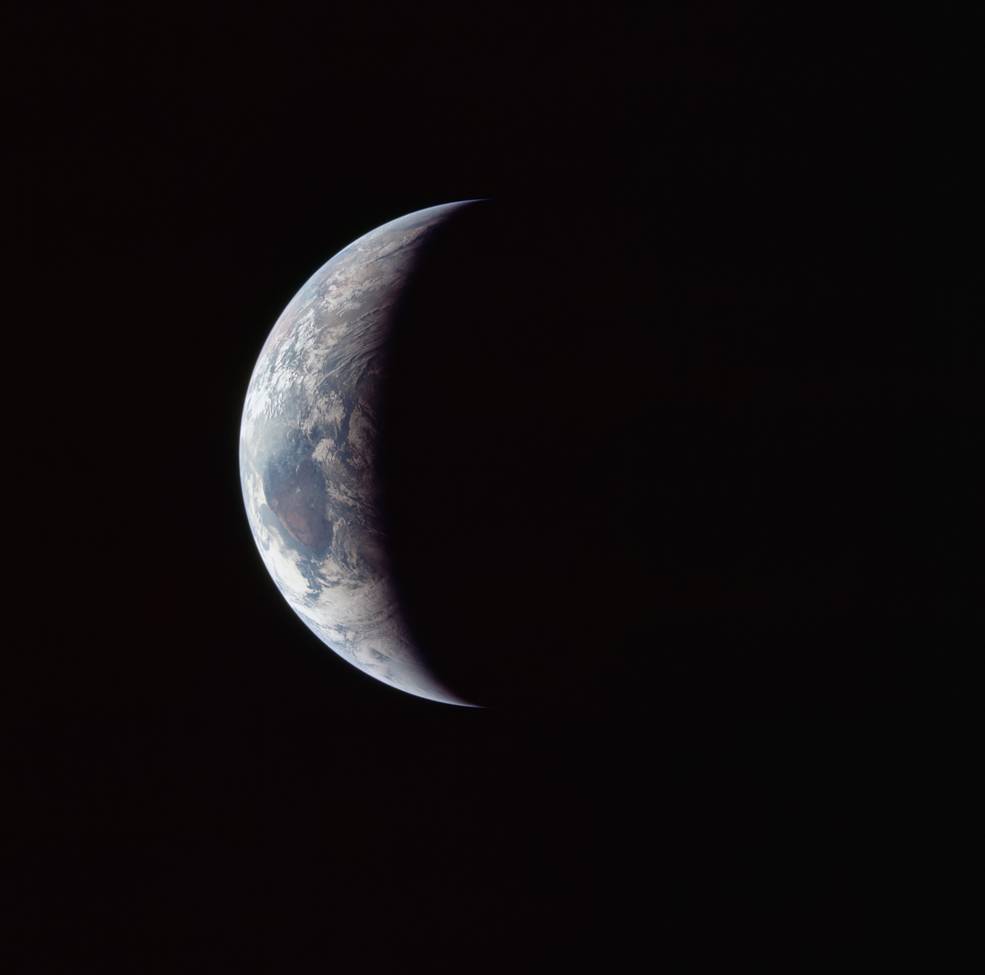 apollo_11_earth_approach_seq_4_from_20700_nmi