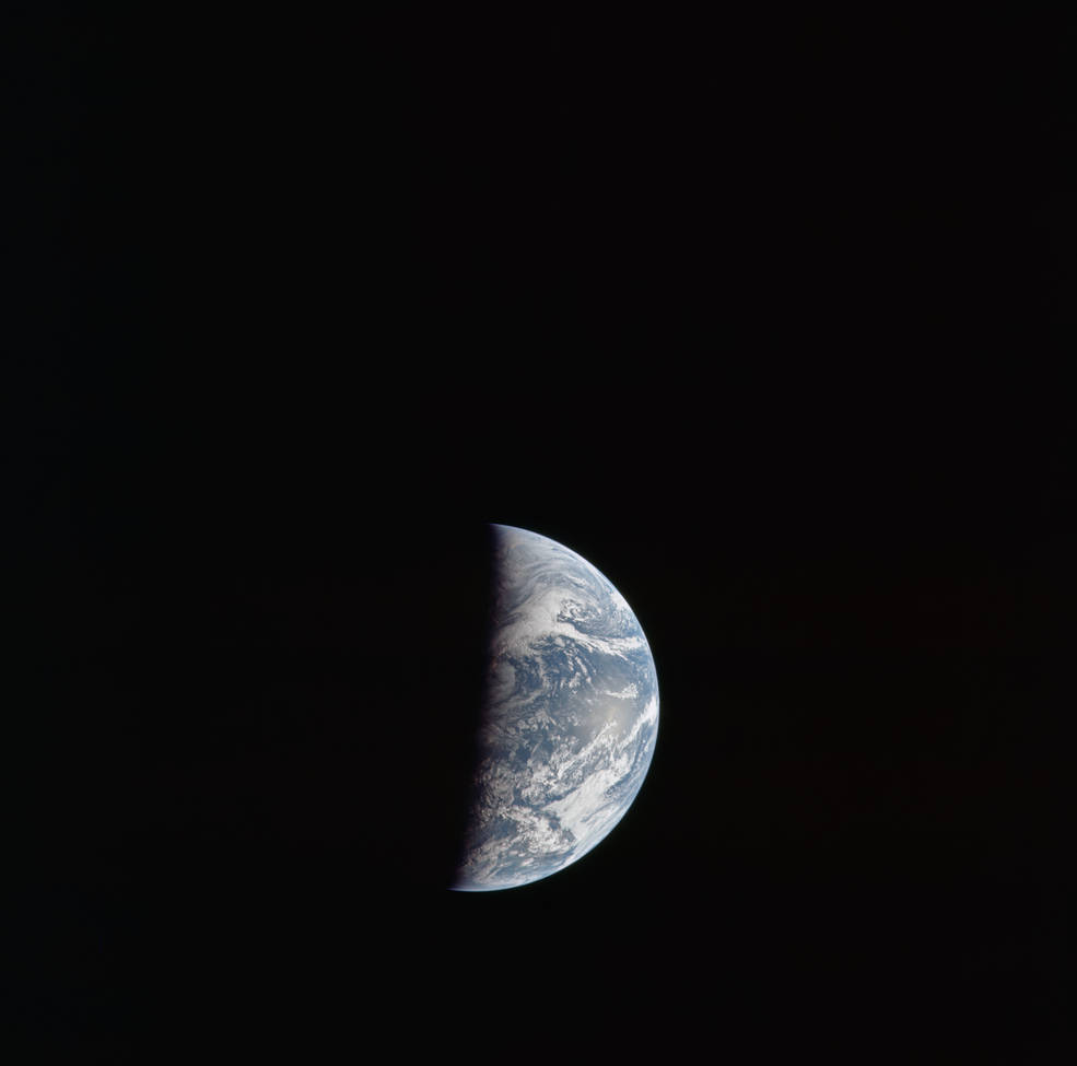 apollo_11_earth_approach_seq_4