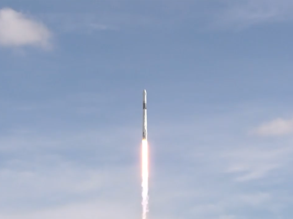 SpaceX Dragon en Route to Space Station with NASA Science, Cargo