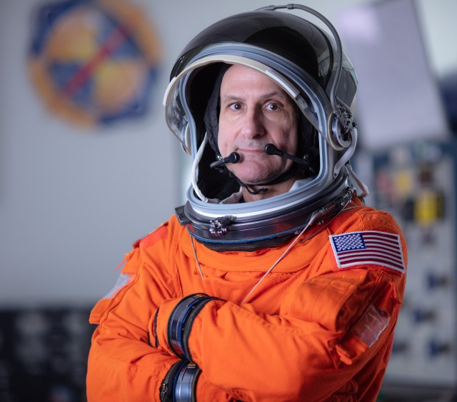 A veteran of three spaceflights, Pettit served as NASA Science Officer for Expedition 6 in 2003, operated the robotic arm for STS-126 in 2008 and served as a Flight Engineer for Expedition 30/31 in 2012. 