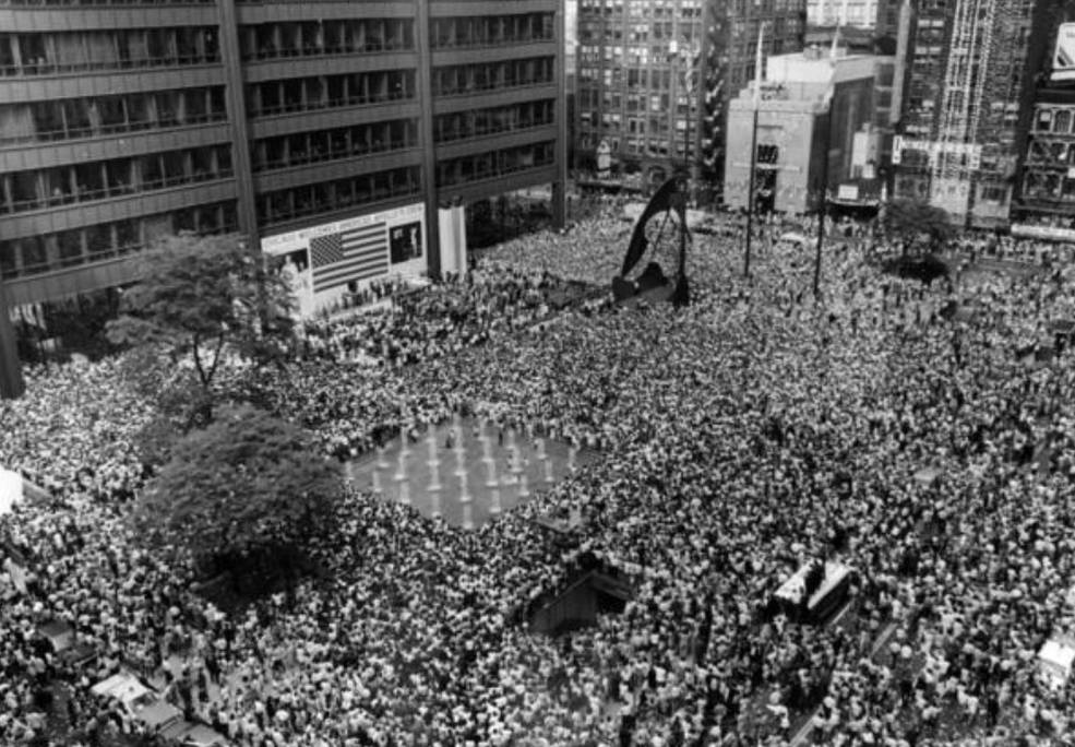 apollo_11_chicago_civic_center_plaza_reception_wise_shot