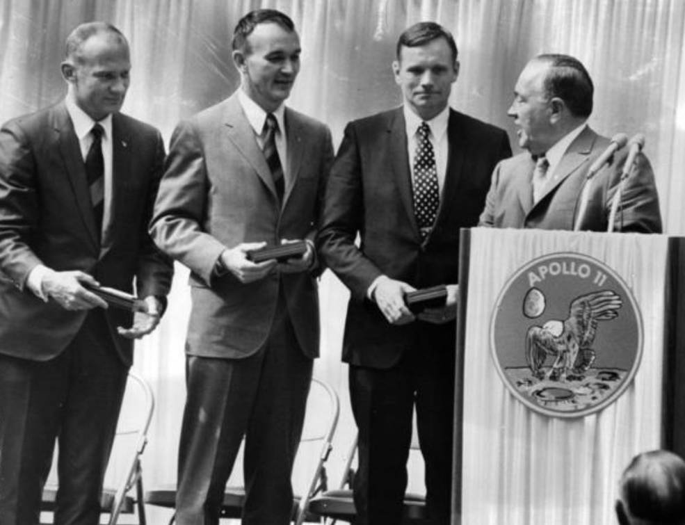 apollo_11_with_chicago_mayor_daley
