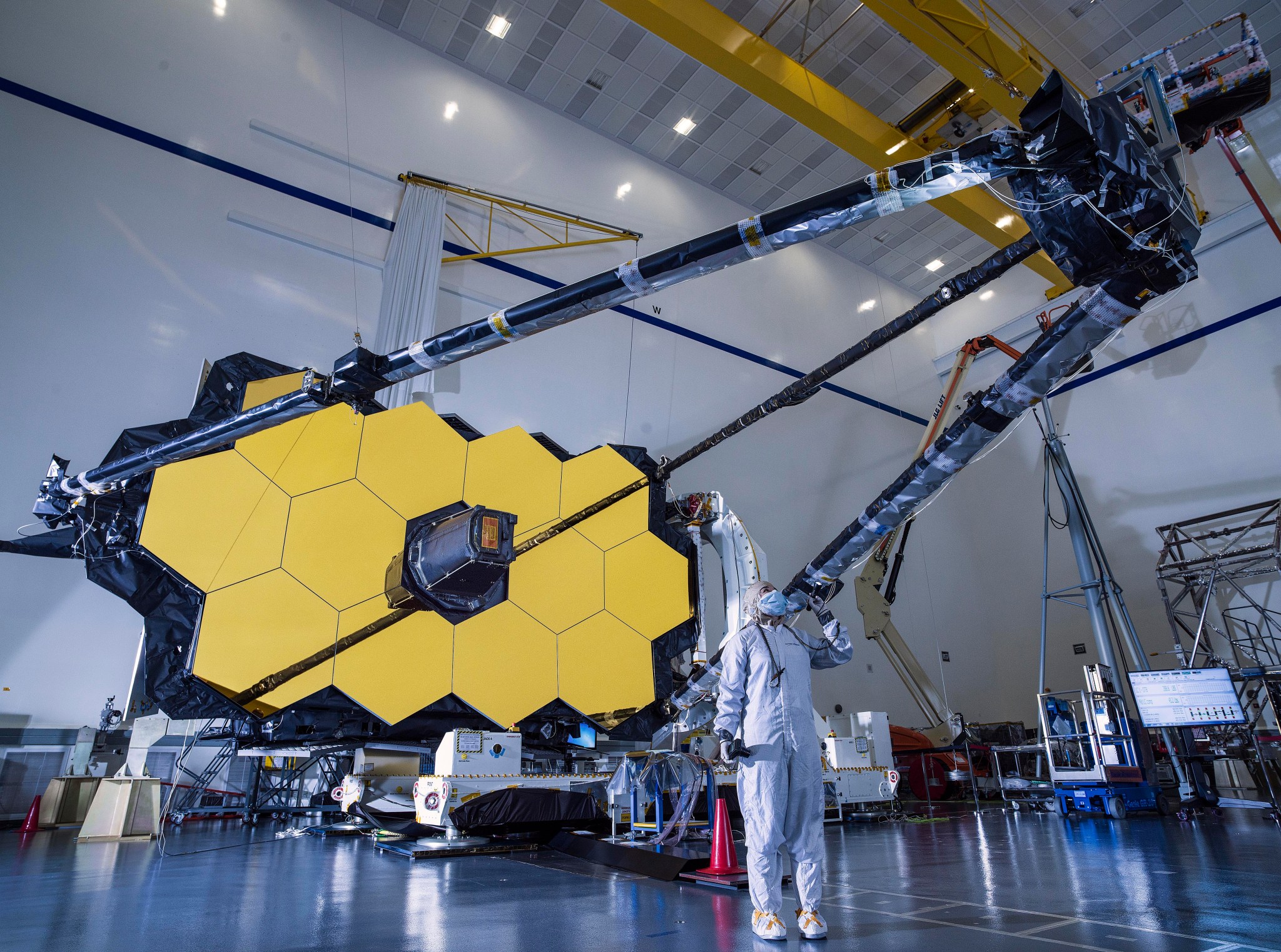 As one NASA Webb’s most important components, technicians and engineers thoroughly inspect the support structure.