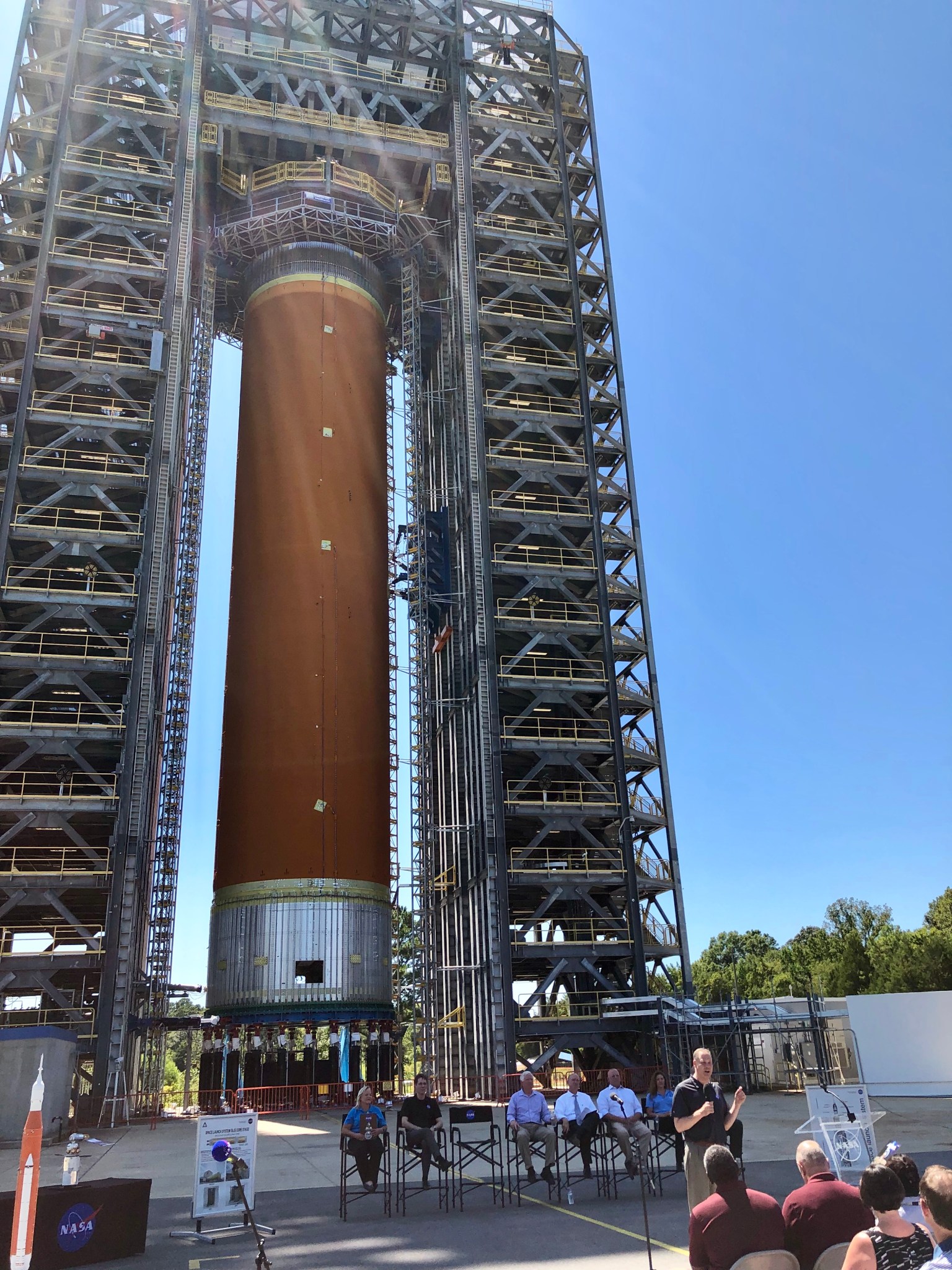 Administrator Bridenstine announces that Marshall will lead NASA’s Human Landing System Program during a press conference.