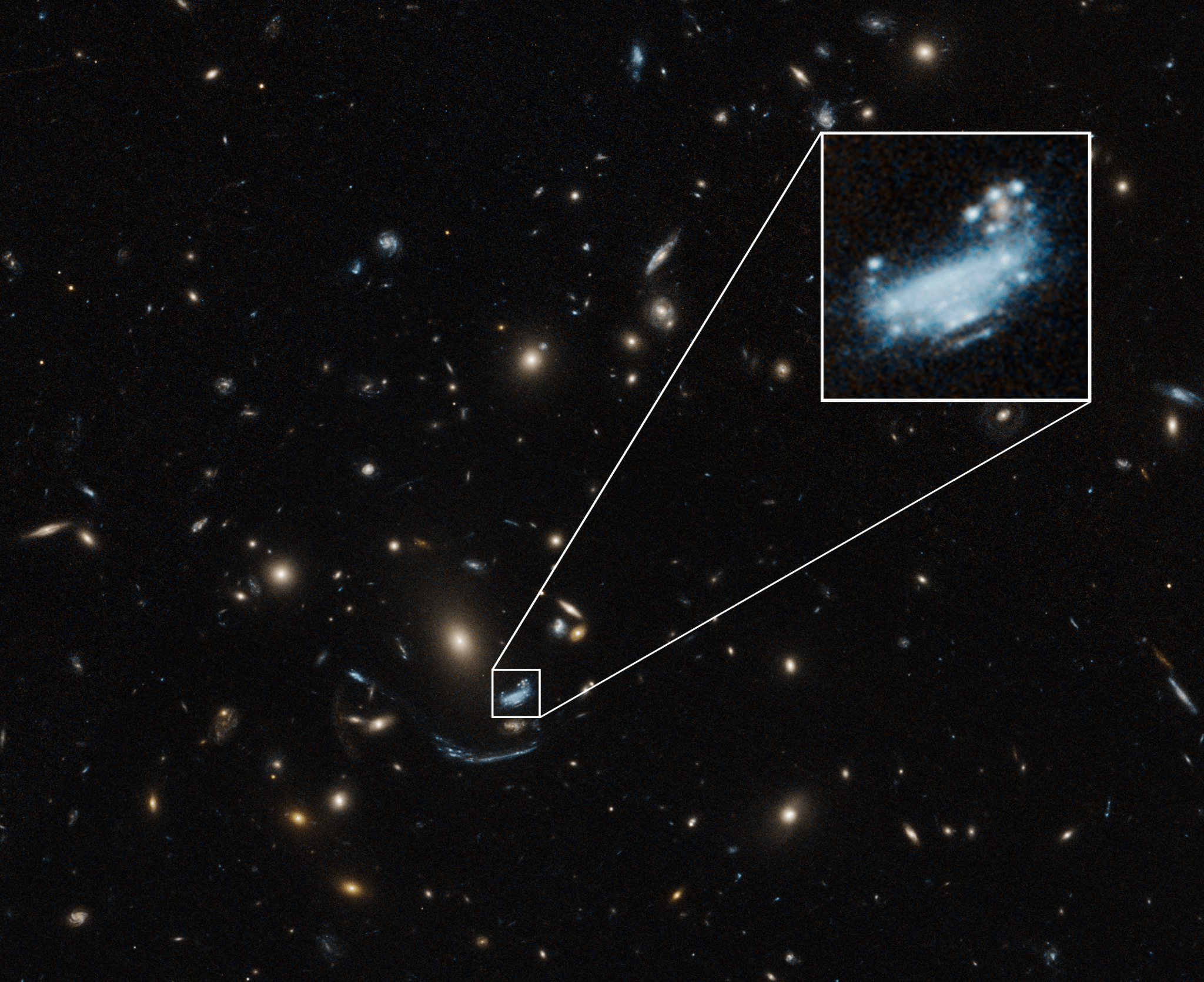 Hubble Space Telescope image of galaxy SDSS J1226+2152
