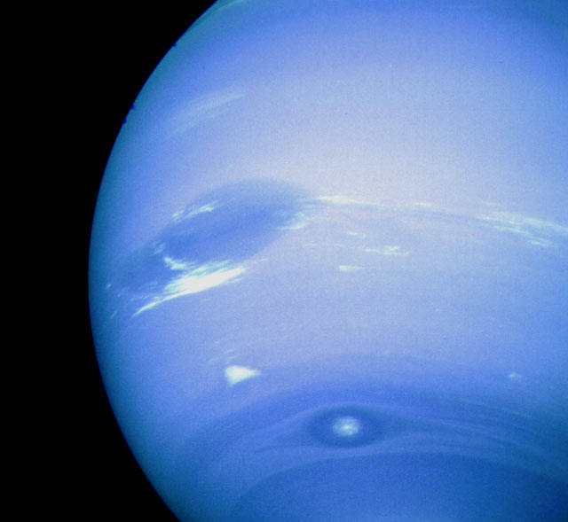 voyager_2_neptune_great_spot