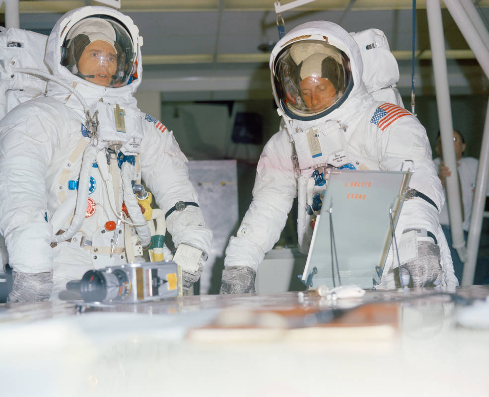 apollo_12_c2f2_suit_checks_ksc_sep_17_1969_conrad_bean