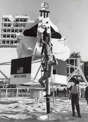 apollo_11_giantstep_world_tour_bombay_5_from_collins_fb