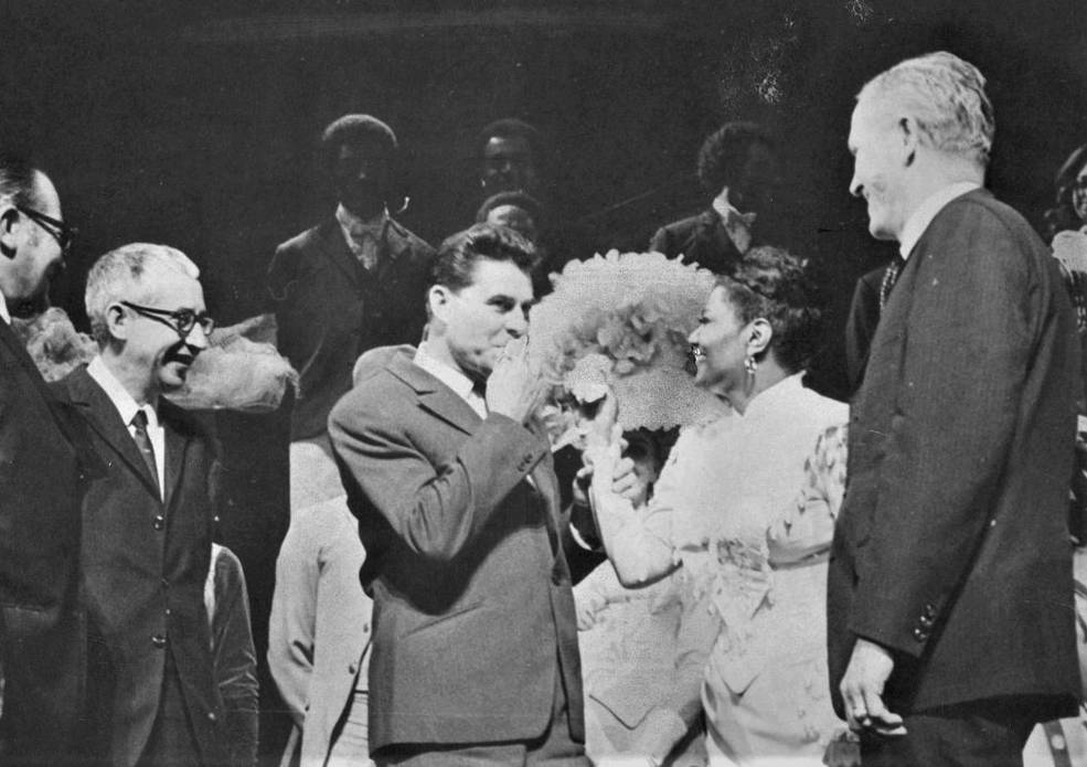 beregovoy_feoktistov_hello_dolly_st_james_theater_new_york_oct_21_1969