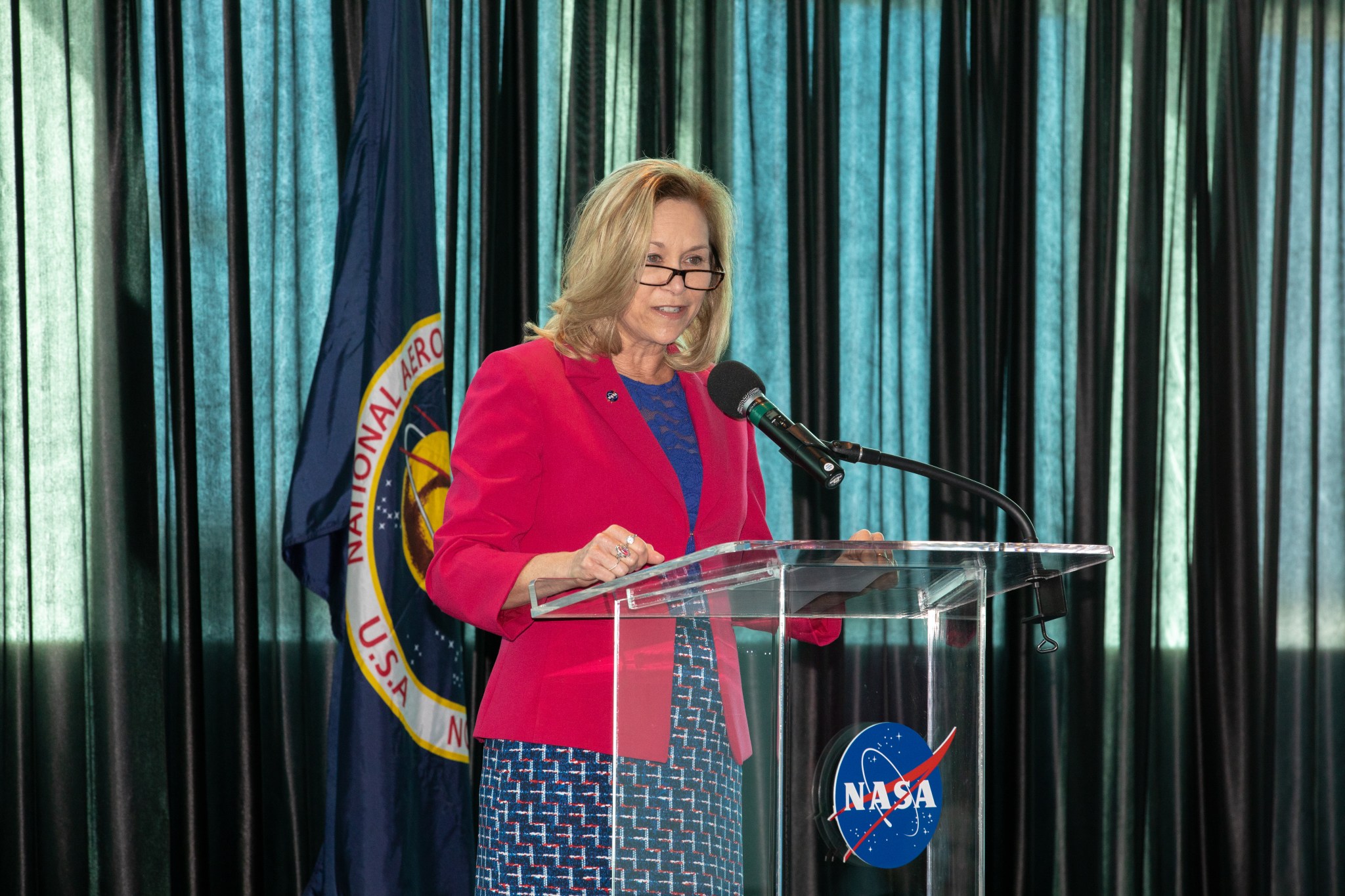 Kennedy Space Center Deputy Directory Janet Petro welcomes attendees to the NASA Business Opportunities Expo 2019.
