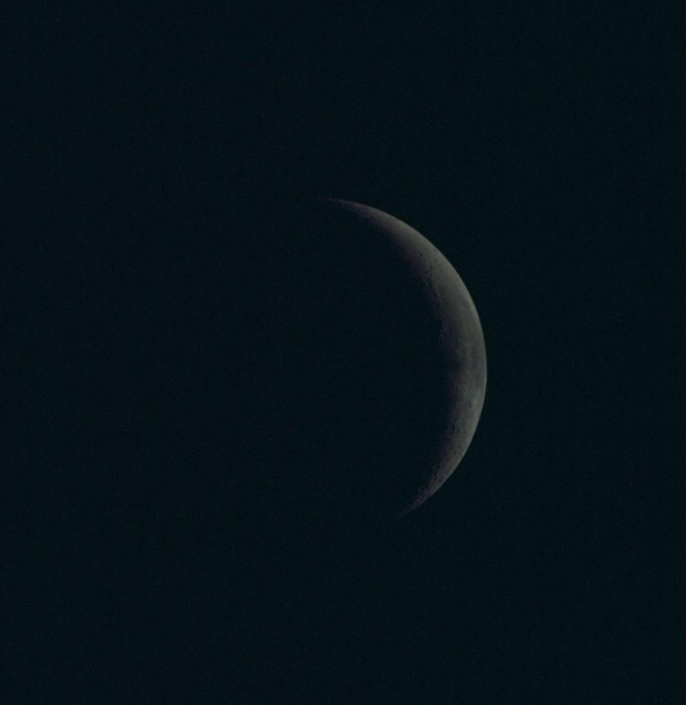 apollo_12_approaching_moon_sliver