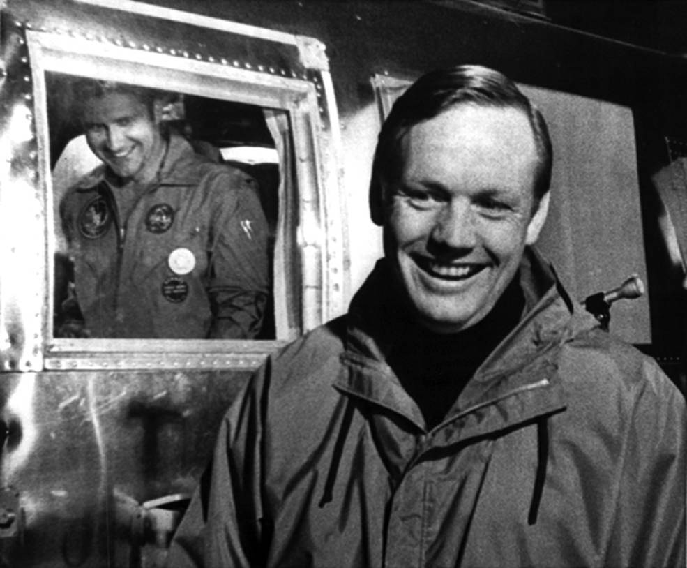 apollo_12_crew_arrival_at_ellington_w_armstrong_nov_29_1969_19691129