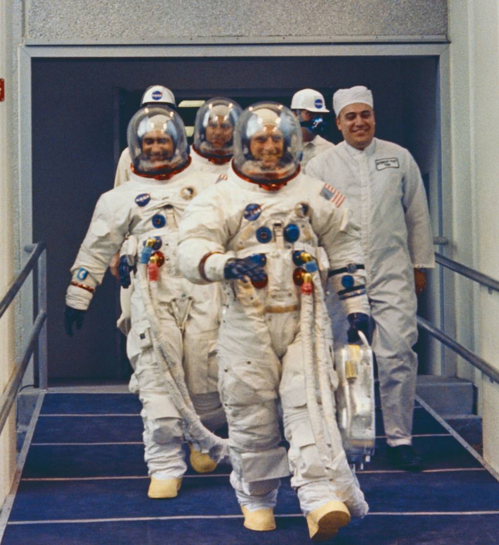 apollo_12_crew_walkout_nov_14_1969