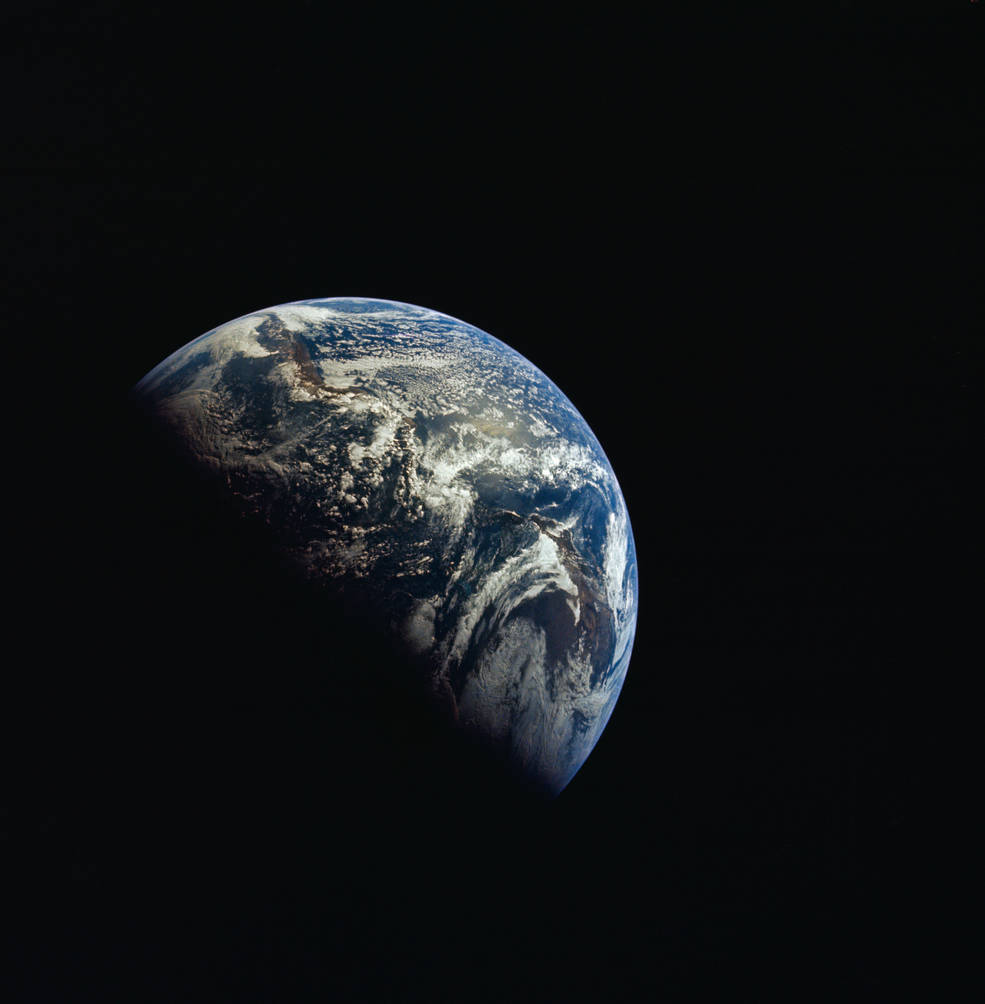 apollo_12_fd1_earth_from_tbd_miles_as12-50-7351